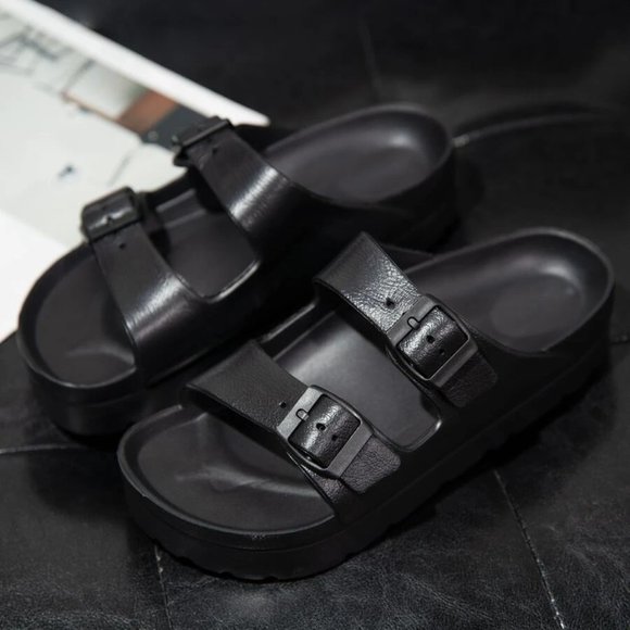 ❇️SOLD❇️ SHEIN Buckle Decor Footbed Sandals - Picture 4 of 6